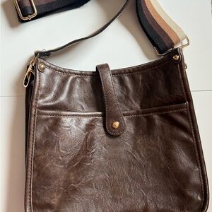 Brown Vegan Woman’s Leather Crossbody Handbag w/Striped Adjustable Strap